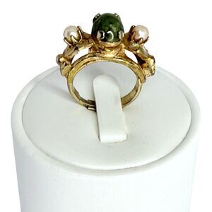 VTG Green Jadeite White Pearl Ring Sz 6 Gold Tone